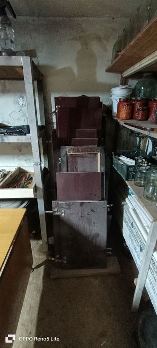 Стенка сотилади холати яхши.800.000 сум