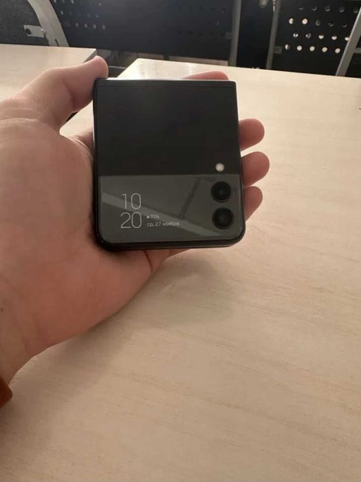 Samsung Z fli 3 256 gb 8 gb operativkasi holati zo'r