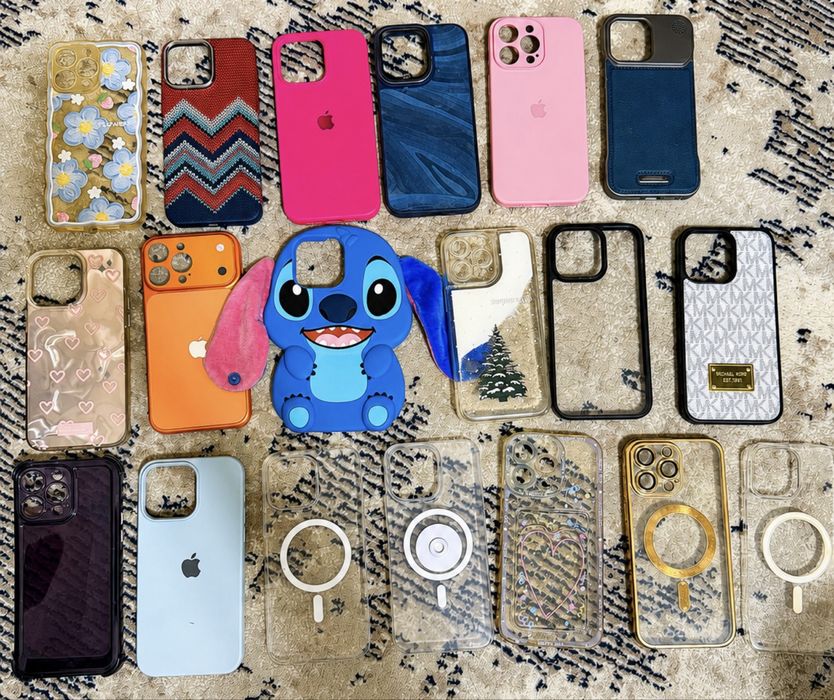 Продаються чехлы в идеальном состояние на iphone 15 pro max