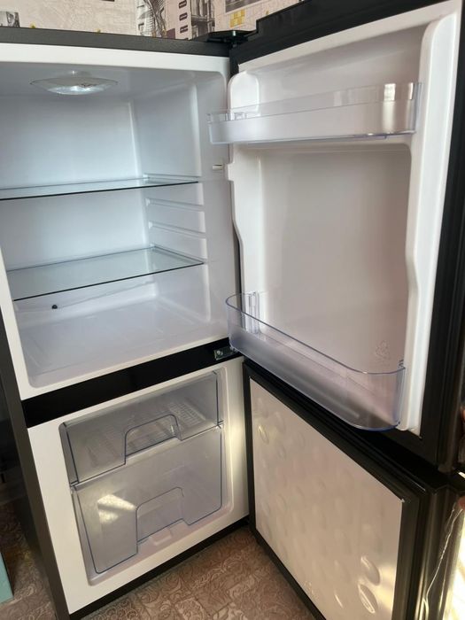 Продам новый холодильник маленький