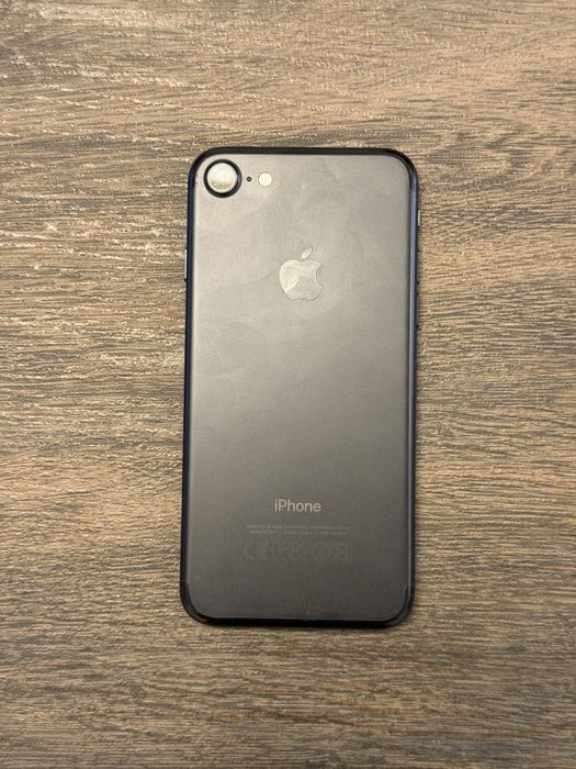 Iphone 7 / 32GB / нова батерия от iStyle