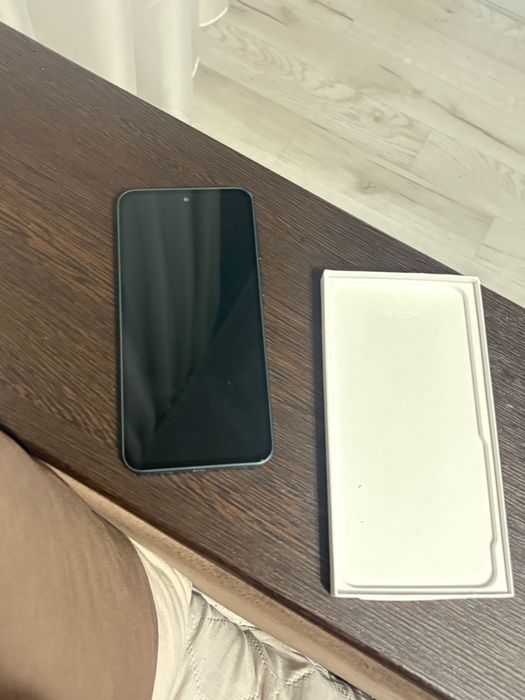 Телефон Samsung A37