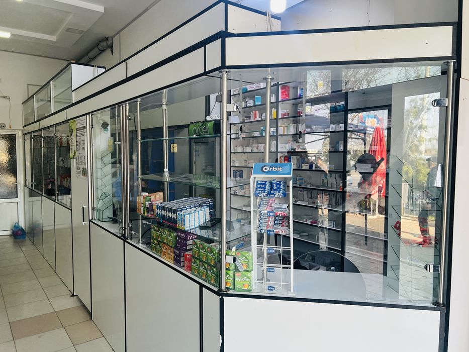 Продается мебель аптечная б/у