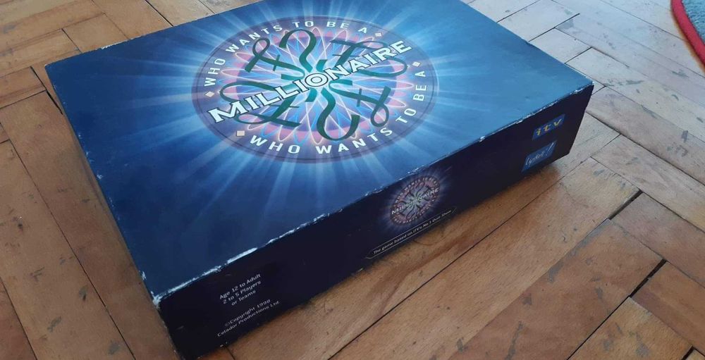 Vând jocuri de societate / boardgames