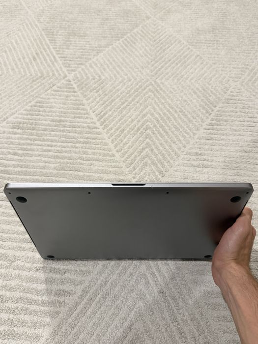MacBook Pro 16 i7/16gb/512gb