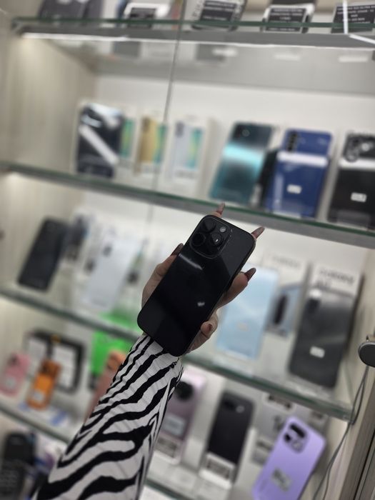 Humor GSM oferă spre vânzare / iPhone 16 Pro / 128 GB / Black Titanium / Baterie 94% / Garanție 12 luni / Rate