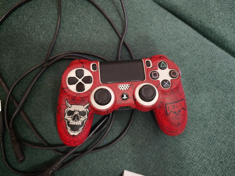 Vand Play Station 4 500GB