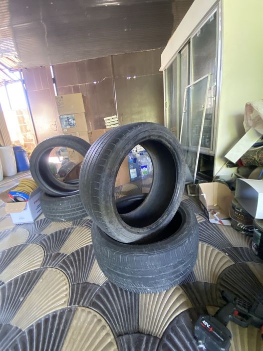 Продам автомобильные шины 245/40 R19