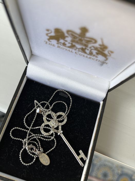 Ожерелье-подвеска Виндзорский ключик