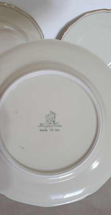 Vând veselă porțelan foarte fin