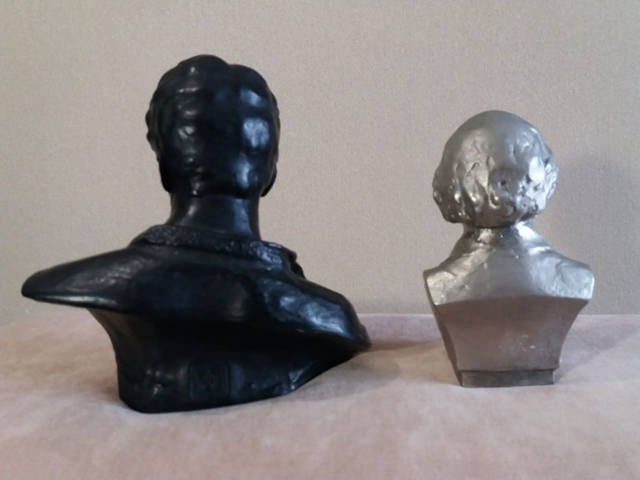 Бюст Н. Некрасова