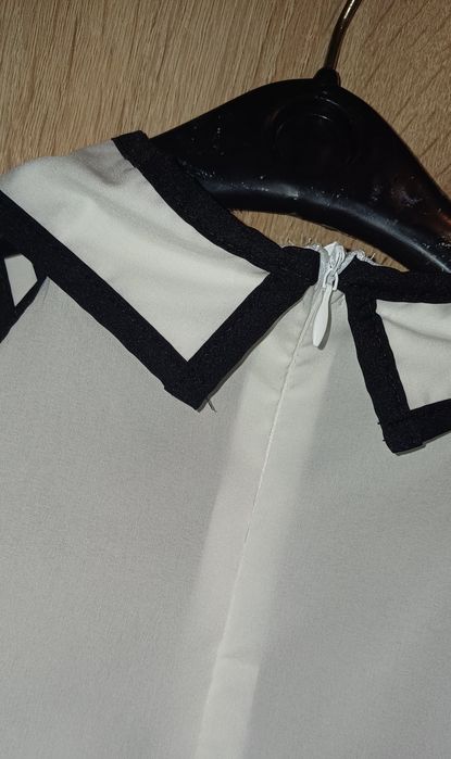 Дамска бяла риза с вратовръзка