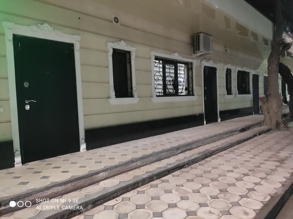 АРЕНДА помещение под офис. От метро Хамза(Навза) 70-80 метров.