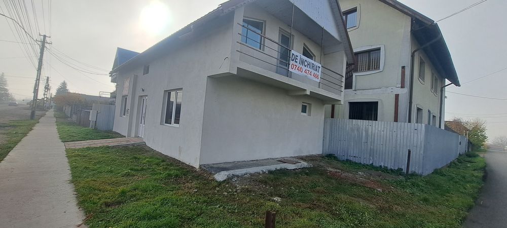 Casă spațioasă de închiriat sau de vânzare în Roznov