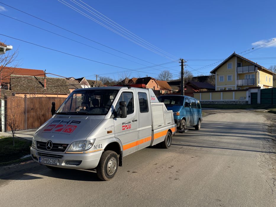 Service auto mobil Tractari auto Ridicari cu macara