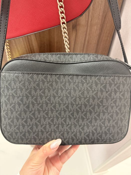 Продам кросс боди сумку Michael Kors