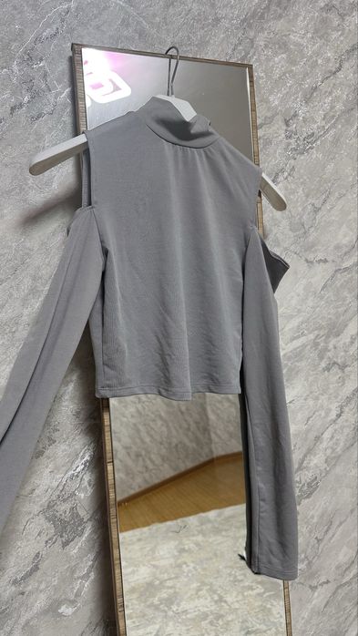 Топ с открыми плечами