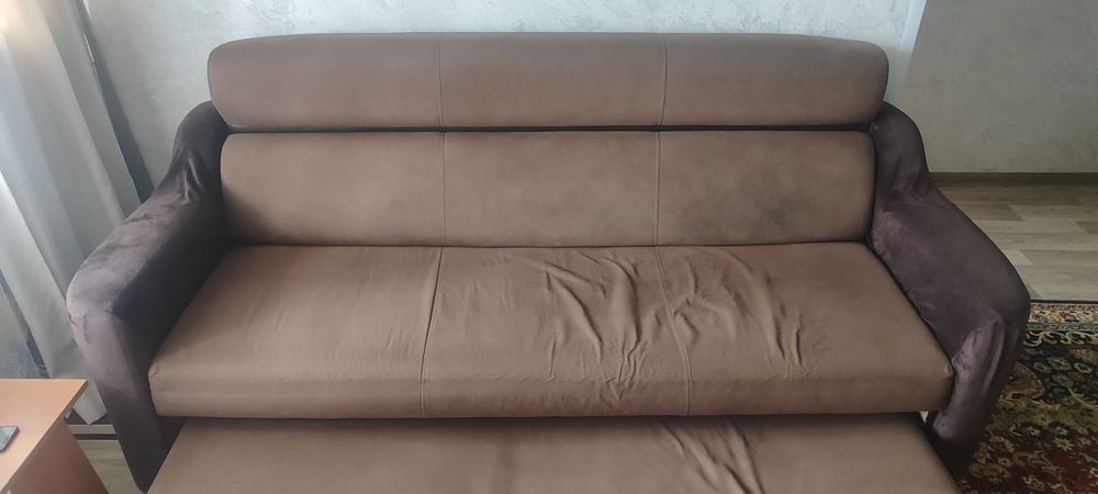 Продам диван и два кресла