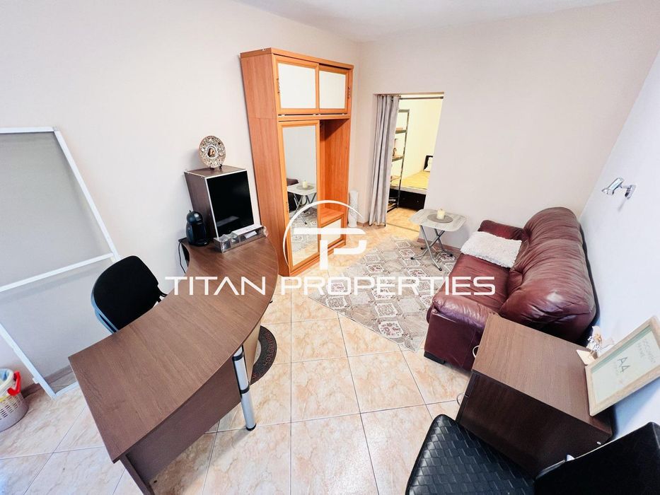 Дава се под наем Едностаен апартамент в Бургас, Лазур - 27 кв.м за 255 € - Снимка #1