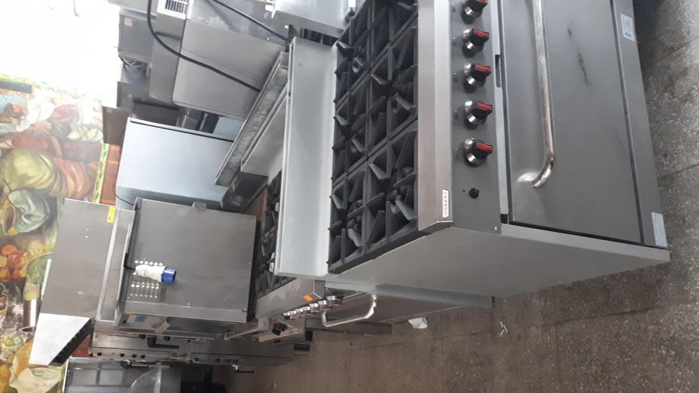 Професионално кухненско оборудване.