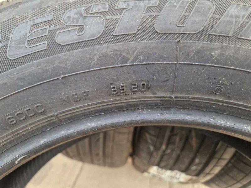 4 Bridgestone R18 235/60
летни гуми
DOT3920