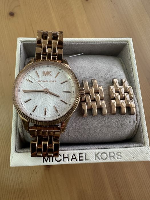 Часовник Michael Kors