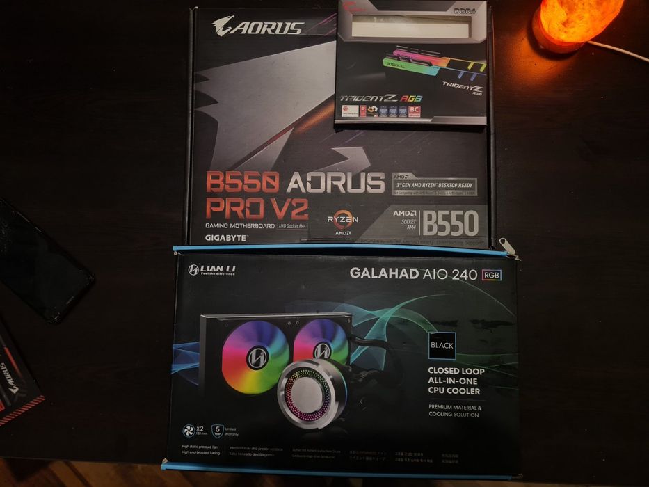 G.SKIIL TridentZ DDR4 + AMD 5600x + Gigabyte B550Pro + водно  и кутия