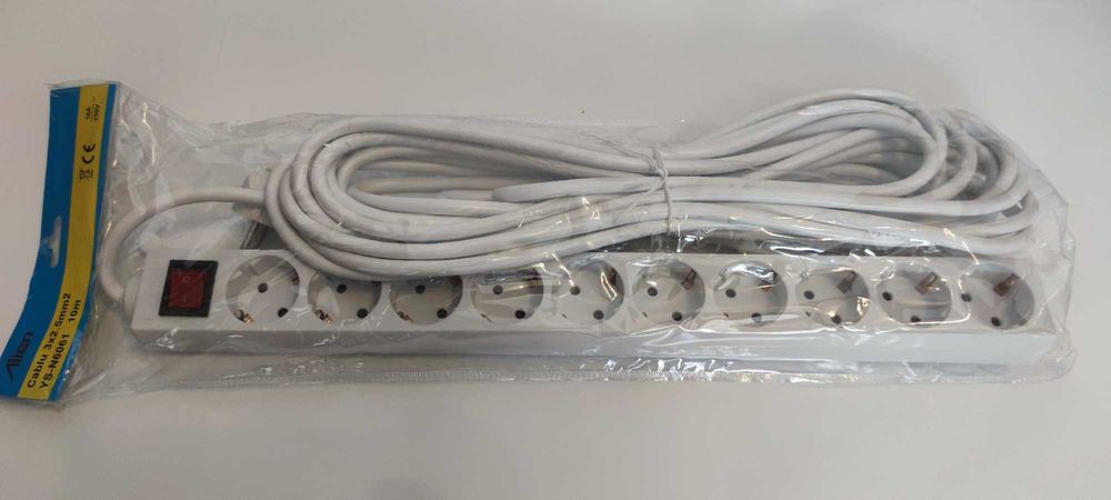 Promotie! Prelungitor electric 10 posturi (10 cai) cu intrerupator, lungime: 3, 5, 10 metri. Calitate!