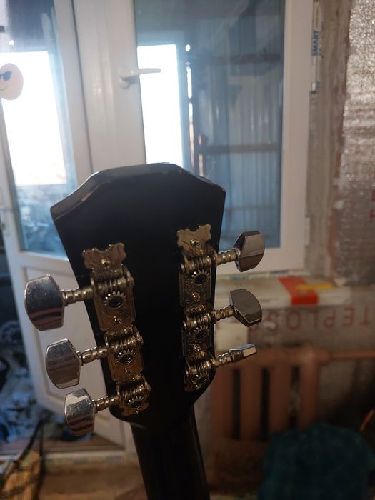 Акустическая гитара 6 струн