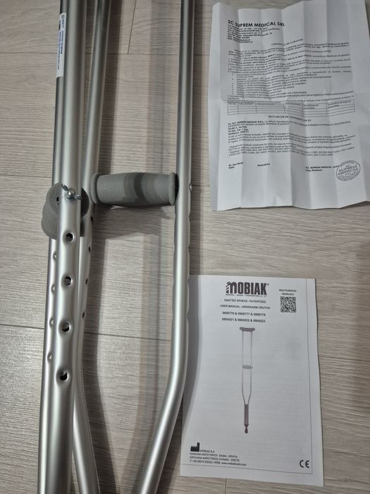 Vand cârje reglabile noi