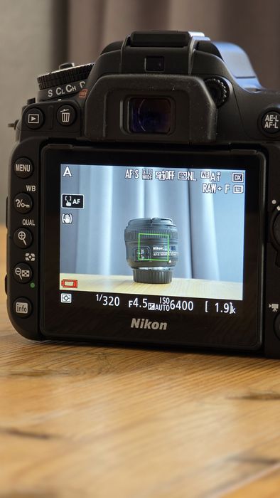 Продаю почти новый Nikon D7500