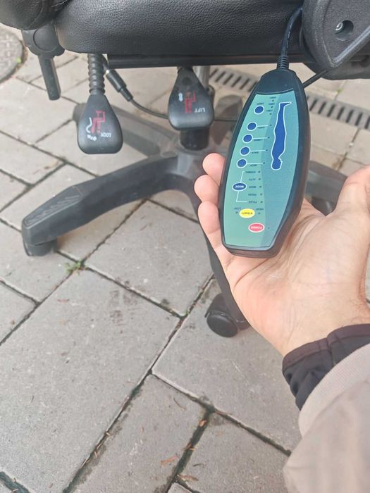 4 броя офис столове в добро състояние за 250лв.