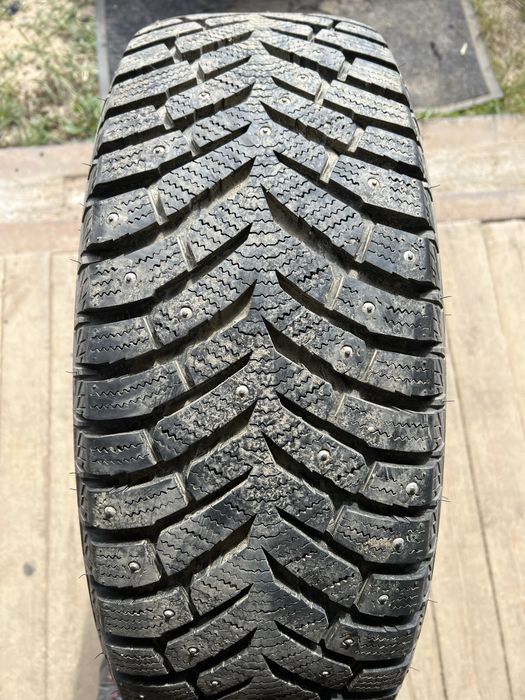 Резина Toyo шипованная