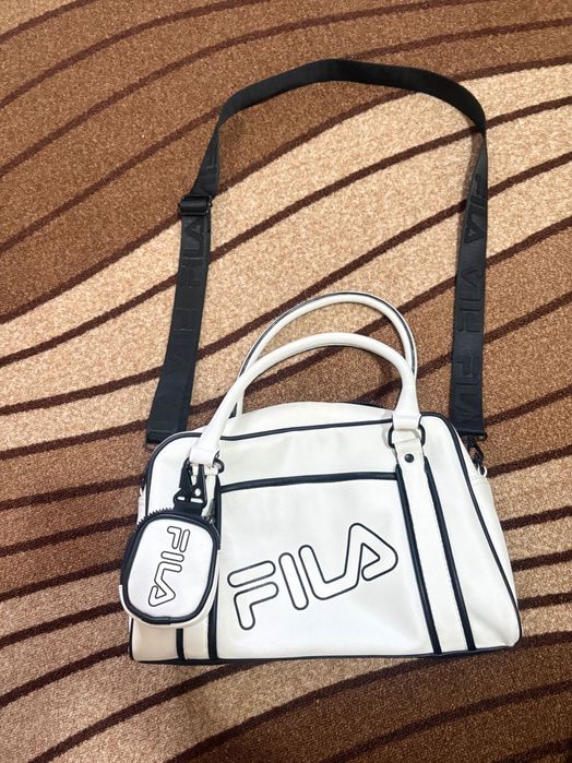 Бяла спортна чанта  Fila