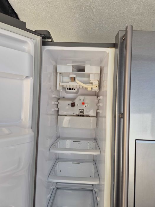 Хладилник фризер side by side SAMSUNG