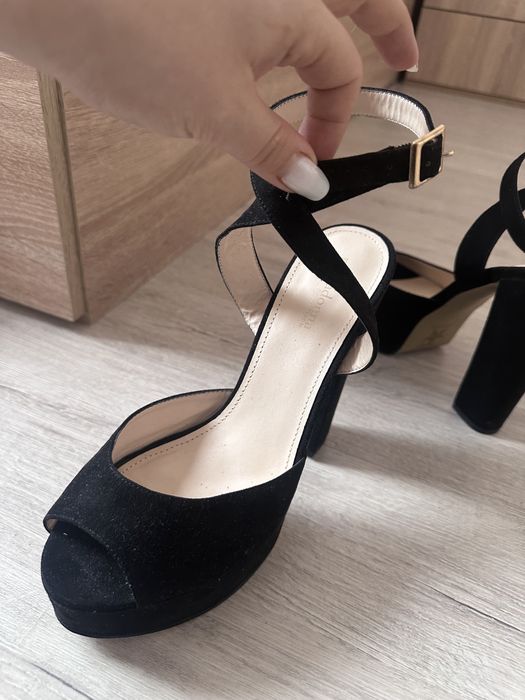 Елегантни черни сандали на платформа – №41