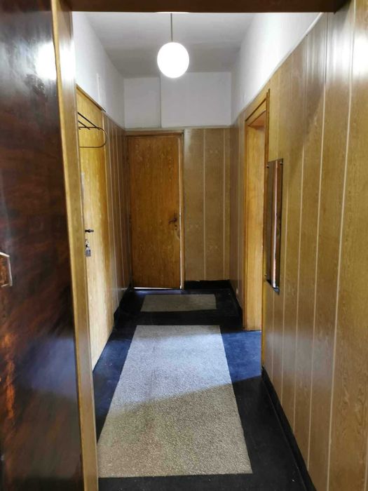 Продавам двустаен апартамент в центъра на Габрово.