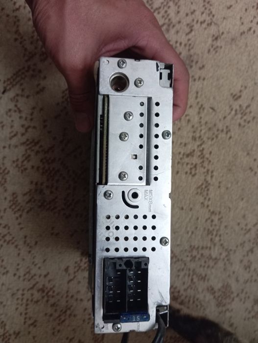 Магнитофон сотилади 250 000 Минг сум келишилади