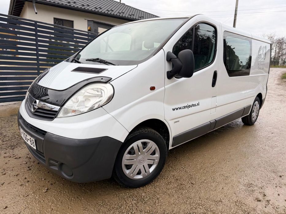 Opel Vivaro * Dubla cabina * Extralung * 2.0 Manual *