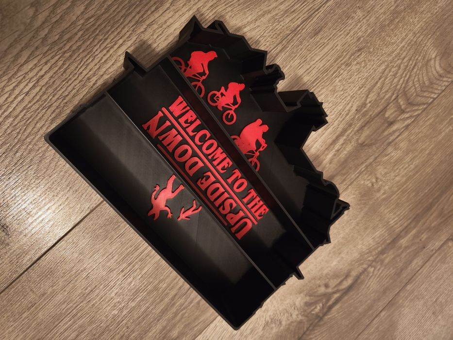 Display figurine kinder stranger things