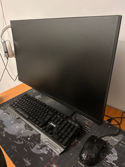 PC GAMING nou cu plastic pe el.