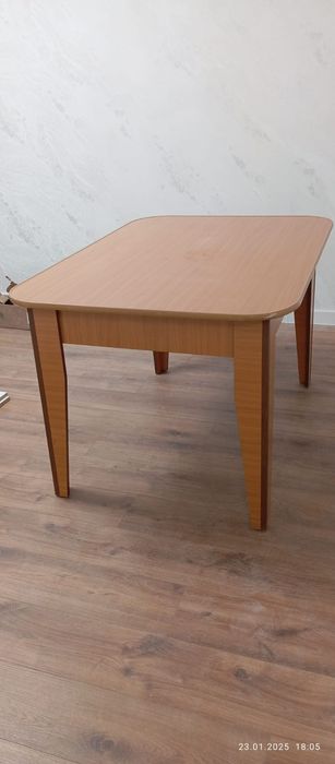 Стол кухонный обеденный