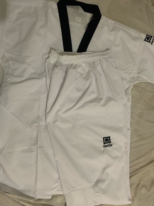 Форма для тхэквондо WT