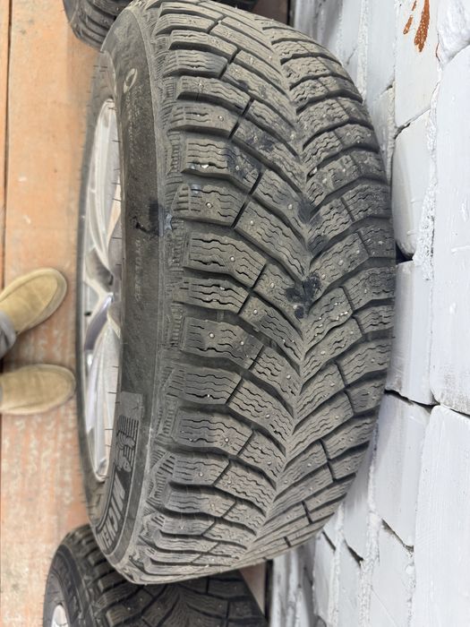 Зимние шины  michelin 25/23 на дисках
