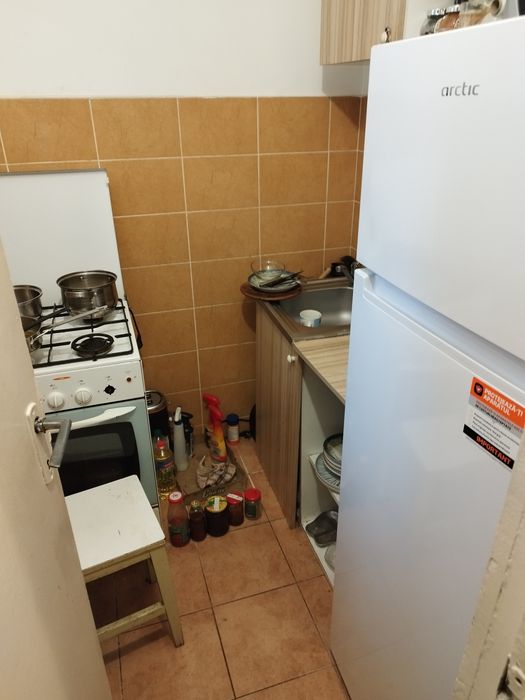 Închiriez garsoniera