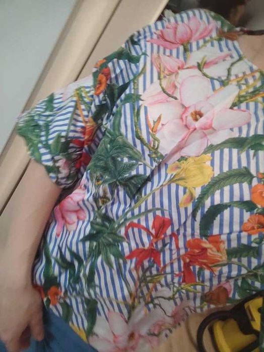 Bluza Zara cu imprimeu floral
