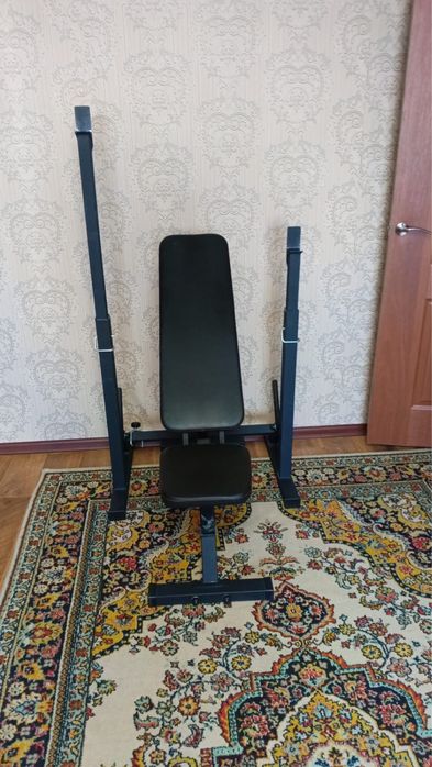 Скамья со стойками