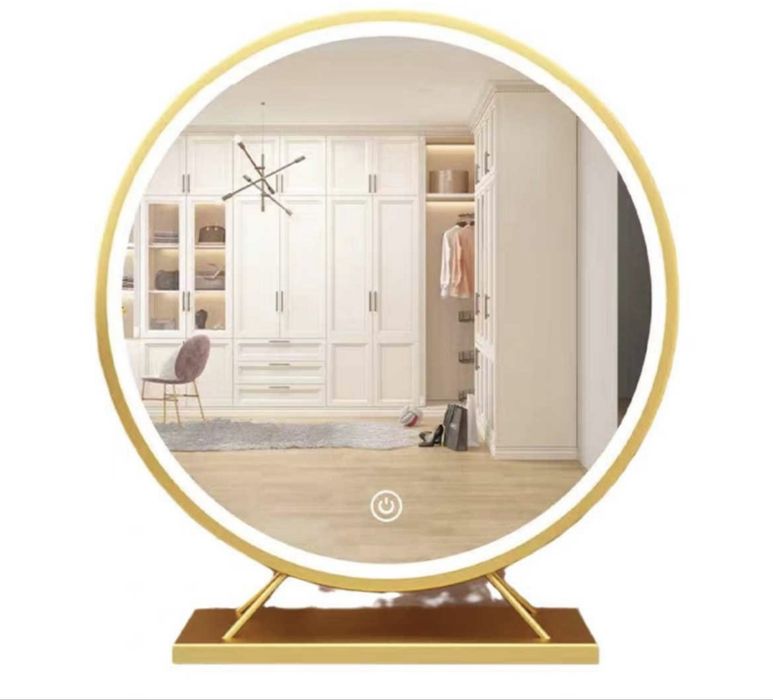 Туалетный столик с зеркалом