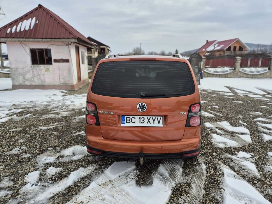 Touran Cross 1.9 Diesel,105 cai
