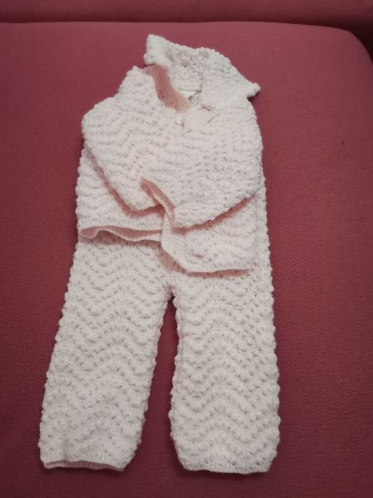 Hainute și jucării bebe